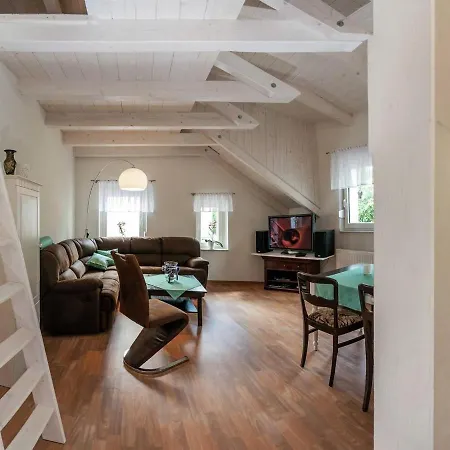 Apartment Ruhige Mit Parkplatz In *