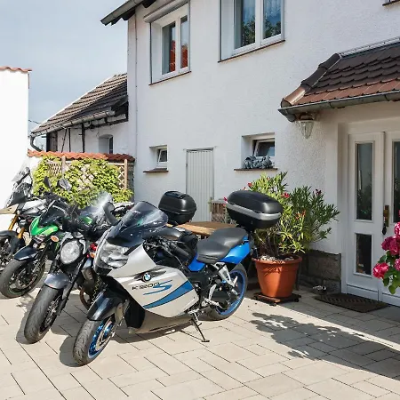 Ruhige Mit Parkplatz In Thale