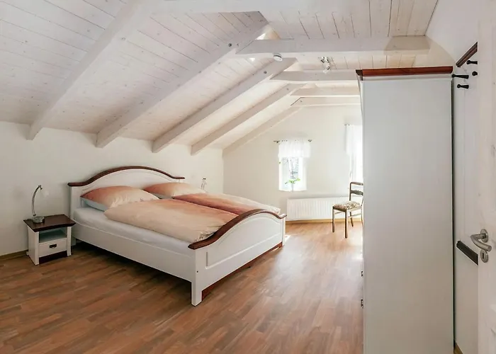 Ruhige Mit Parkplatz In *